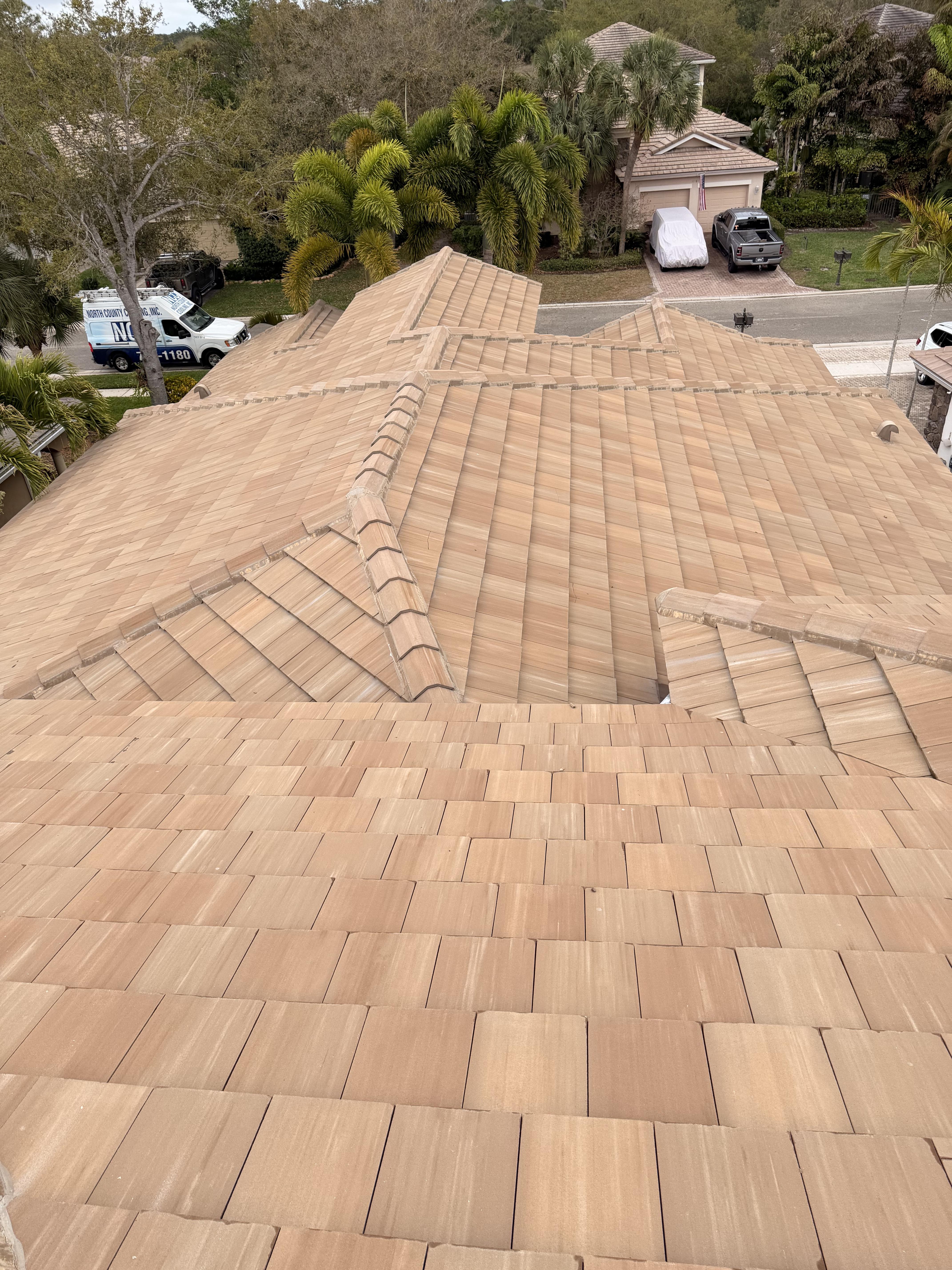 Low-pressure roof cleaning in Port St. Lucie